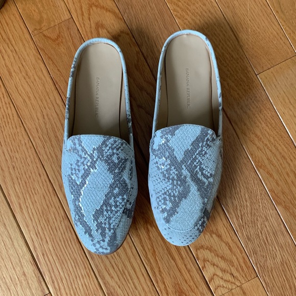 Banana Republic Shoes - Banana Republic snake skin mules Banana Republic Shoes - Banana Republic snake skin mules